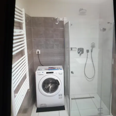 Mega Lux Z Basenem & *