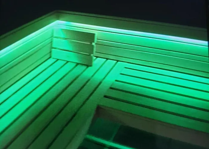 Mega Lux Z Basenem & アパート シャノジェンティ